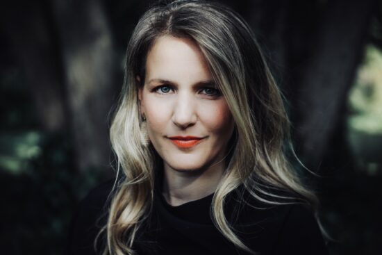 Eva Buchmann-Press Color ©Laura Kirst